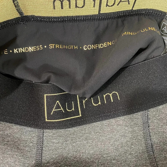 AuRum Mindfulness Mid-Rise Leggings in‎ Gray - Picture 10 of 10